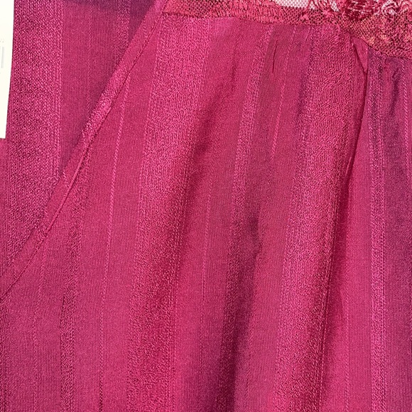 Lane Bryant woman’s long sleeve top. Size 22/24 - Picture 4 of 4